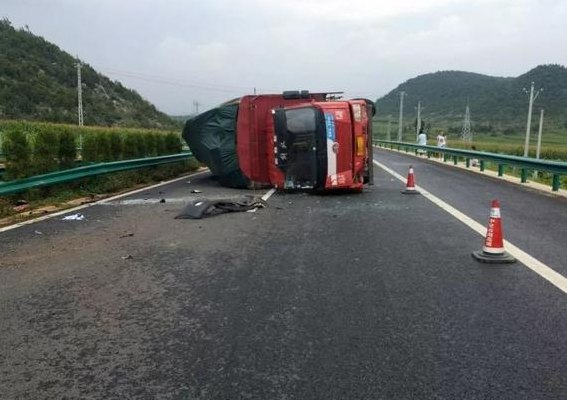 杭瑞高速公路(杭瑞高速公路发生车祸致5人死亡，多人受伤)