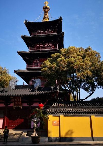 寒山寺简介(寒山寺介绍：历史悠久的佛教圣地)