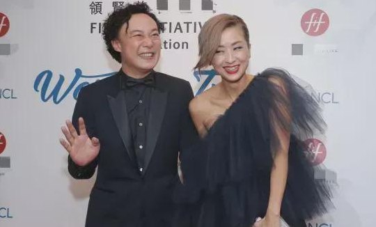 陈奕迅和他老婆(陈奕迅与妻子的甜蜜生活)