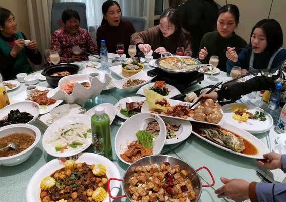 食品公司简介范文(食品公司概况家庭餐桌上的美味选择)