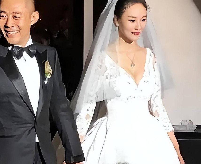 侯勇老婆王瑞图片（侯勇老婆王瑞生活图片）