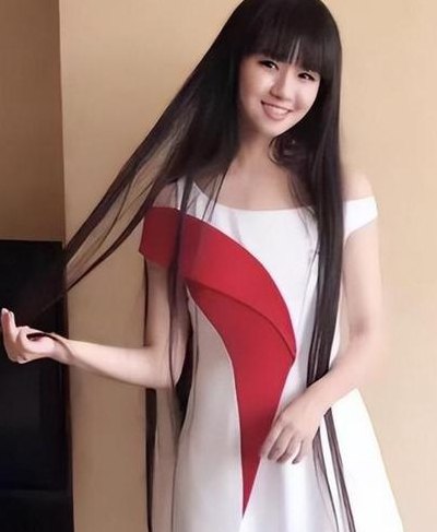 小彩旗是谁（小彩旗是谁的女儿）