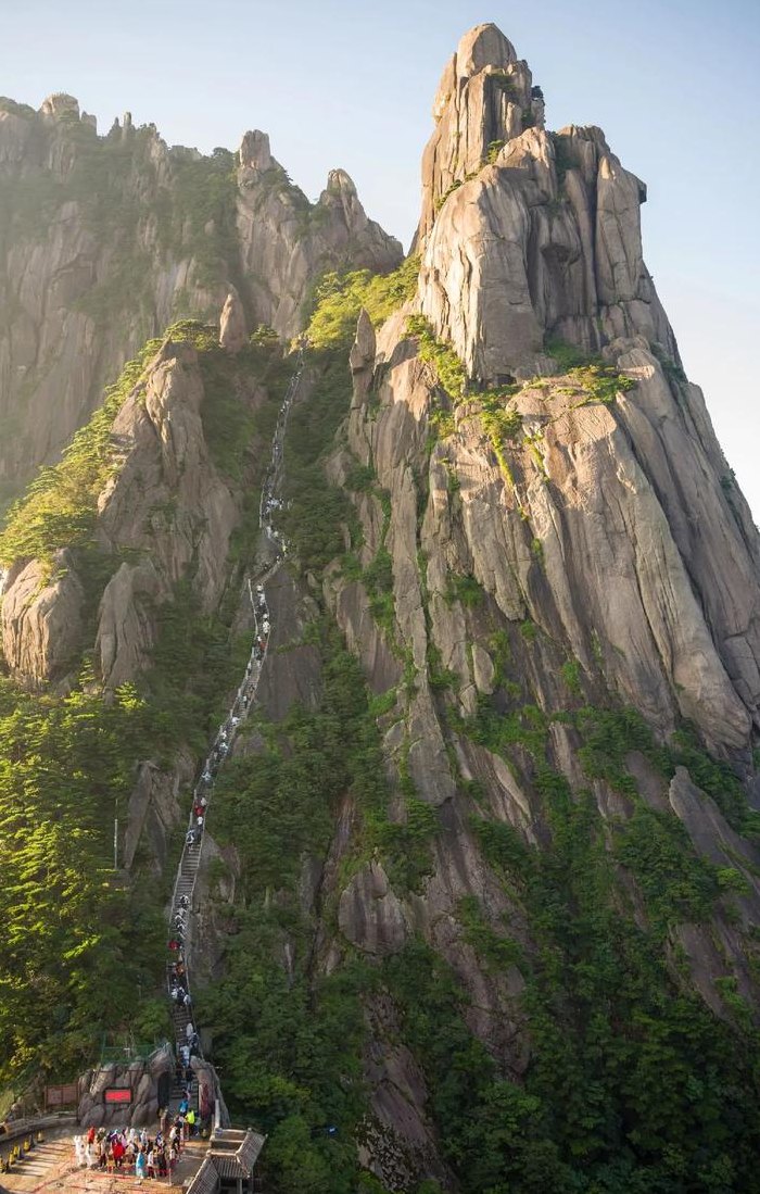 天都峰在安徽省什么山（安徽的天都峰）